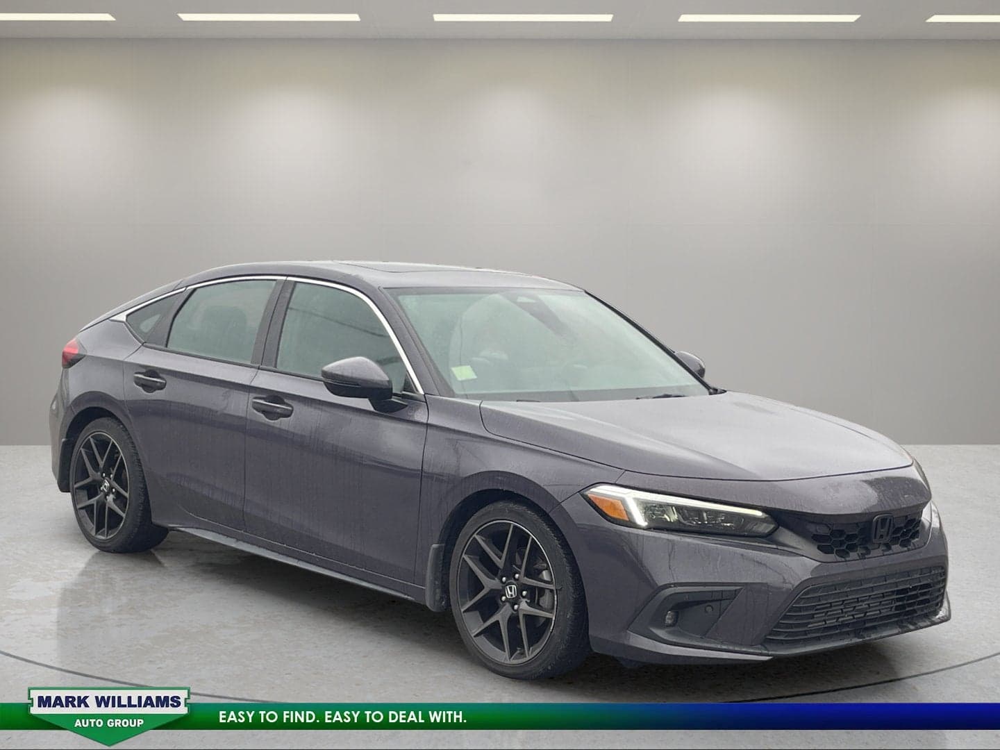 2024 Honda Civic Hatchback Sport Touring — photo 1 of 11