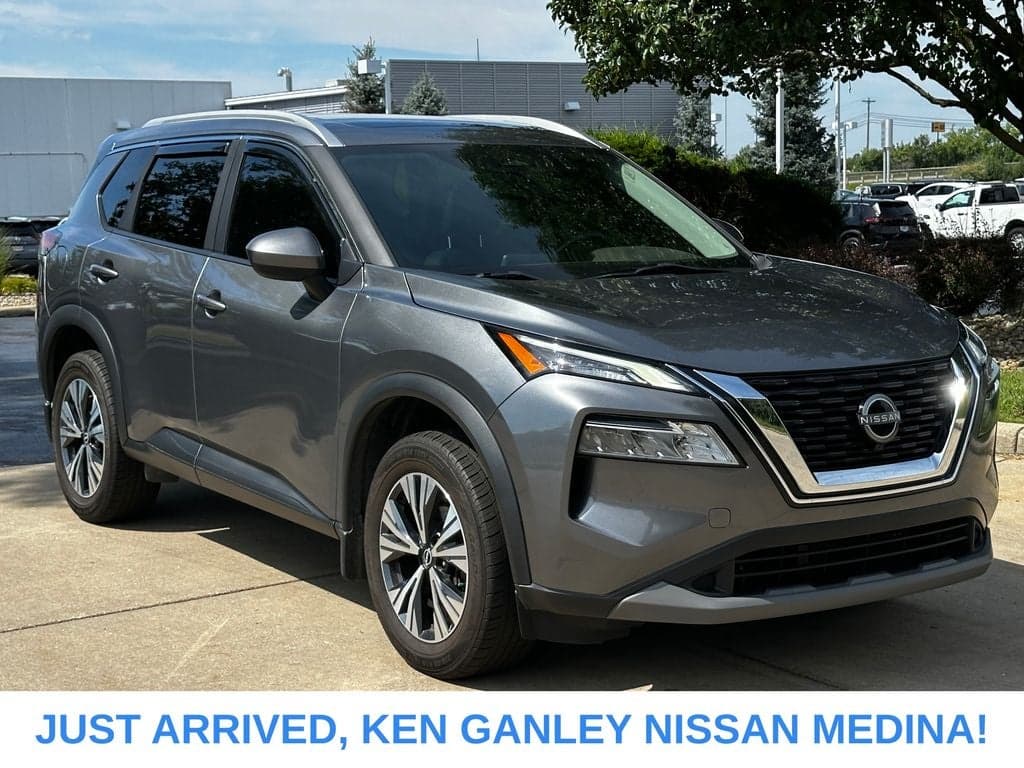2023 Nissan Rogue SV — photo 1 of 5