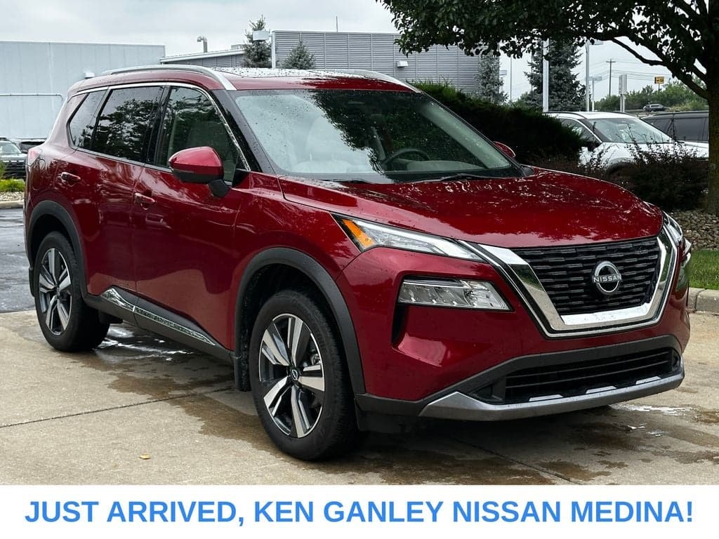 2023 Nissan Rogue SL — photo 1 of 34