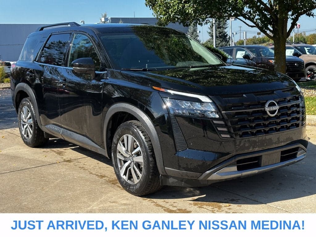 2026 Nissan Pathfinder SL — photo 1 of 5