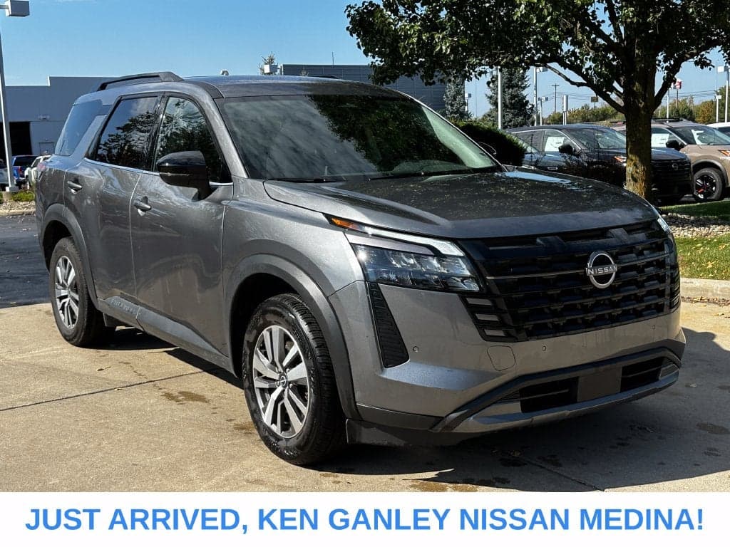 2026 Nissan Pathfinder SL — photo 1 of 5