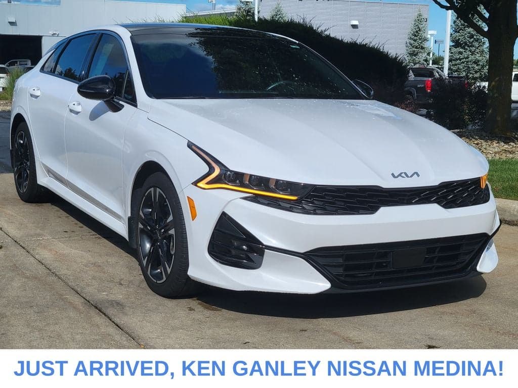 2024 Kia K5 GT-Line — photo 1 of 35