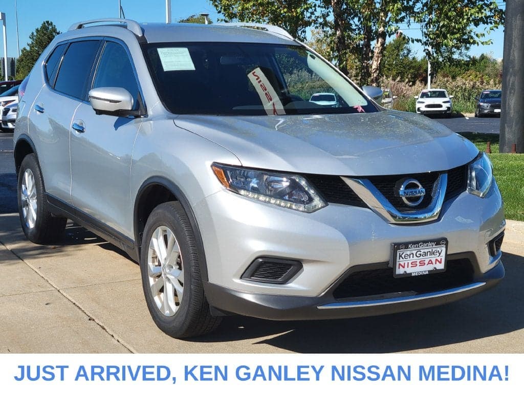 2016 Nissan Rogue SV — photo 1 of 5