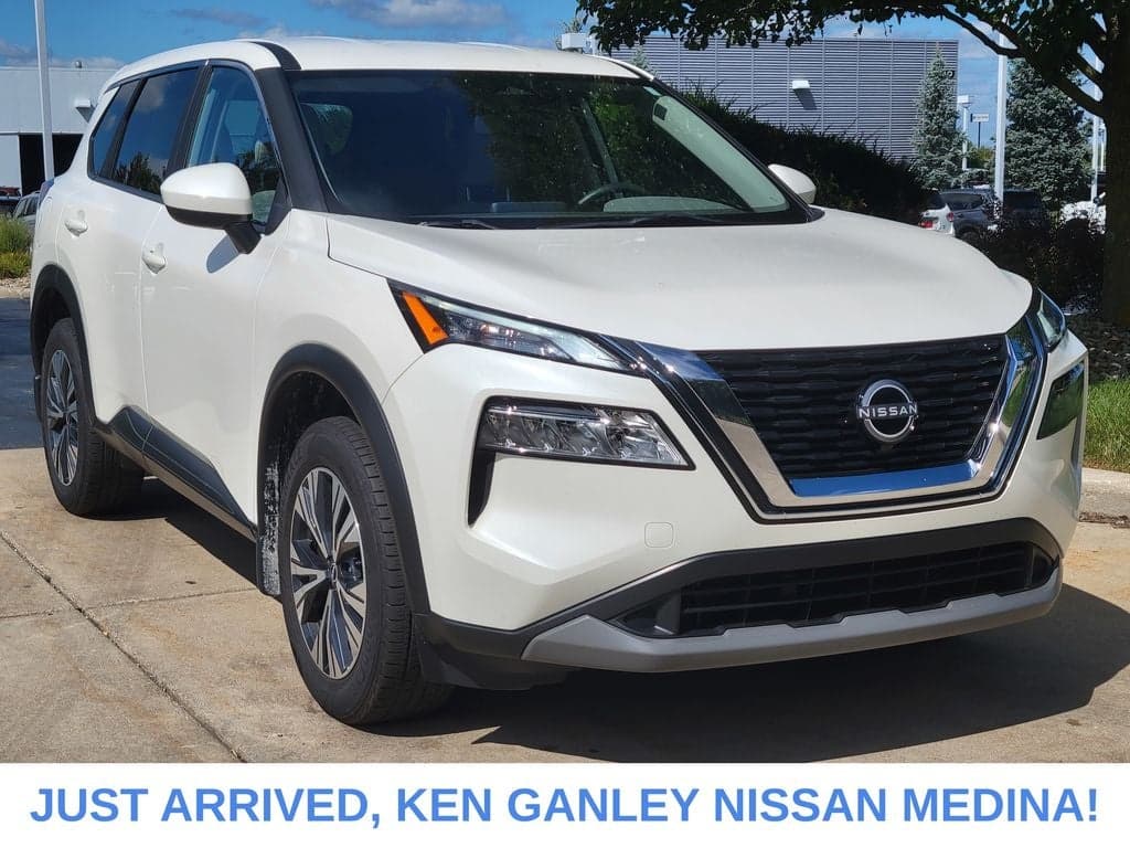 2023 Nissan Rogue SV — photo 1 of 5