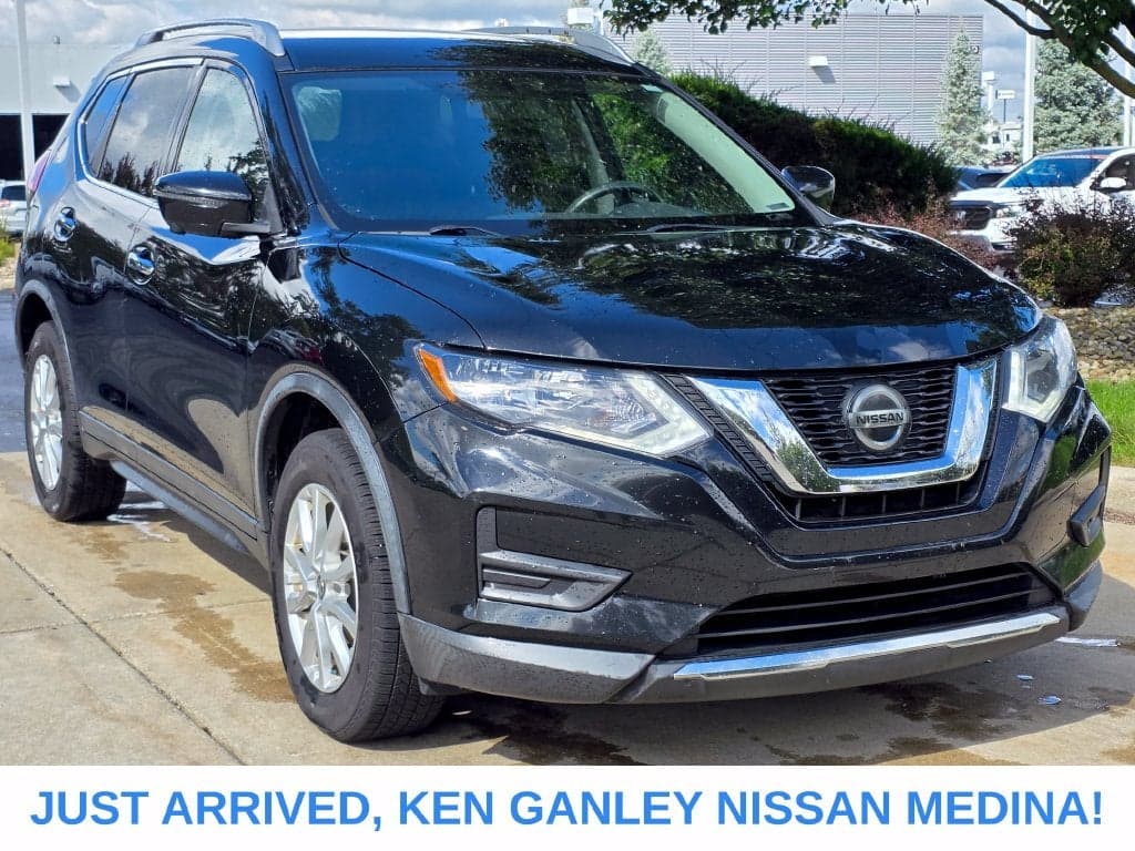 2018 Nissan Rogue SV — photo 1 of 33