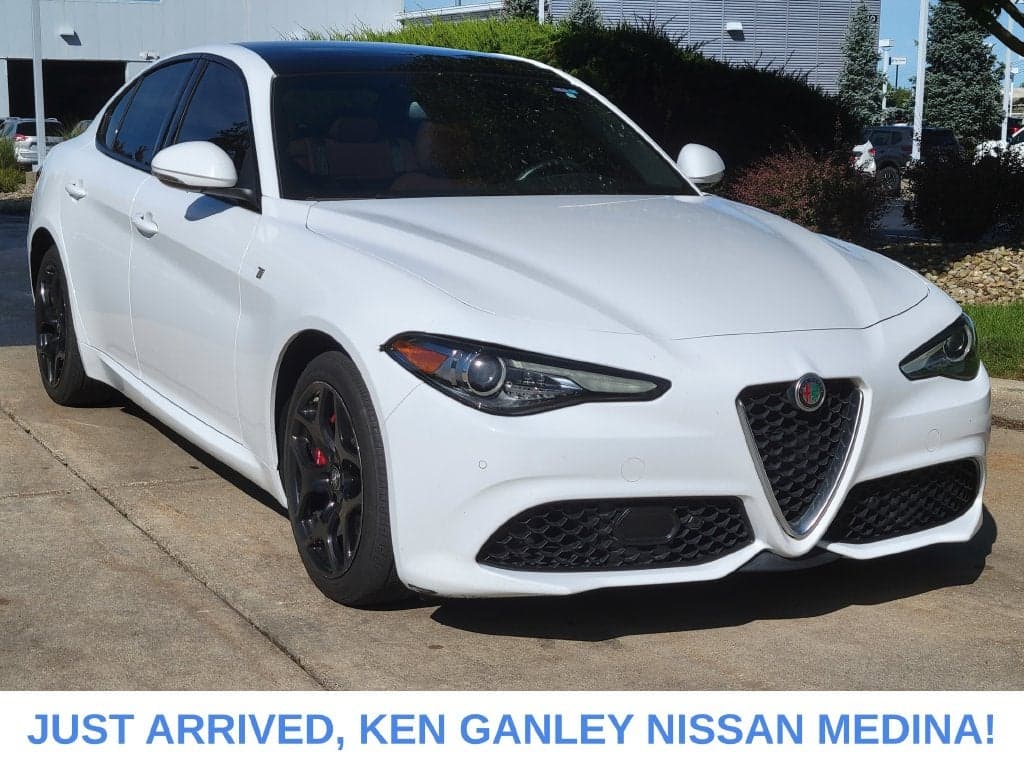 2022 Alfa Romeo Giulia Ti — photo 1 of 34