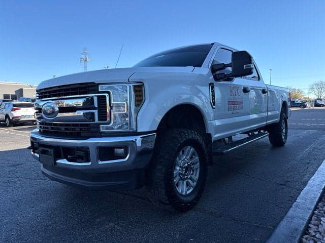 2018 Ford Super Duty F-350 SRW XLT — photo 1 of 4