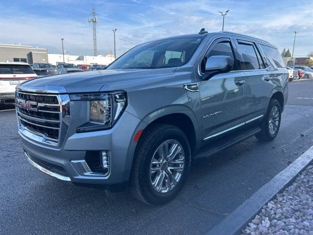 2023 GMC Yukon SLT — photo 1 of 4