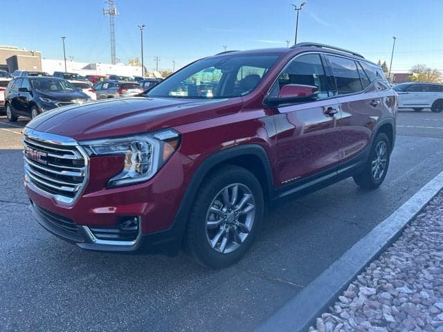 2024 GMC Terrain SLT — photo 1 of 5