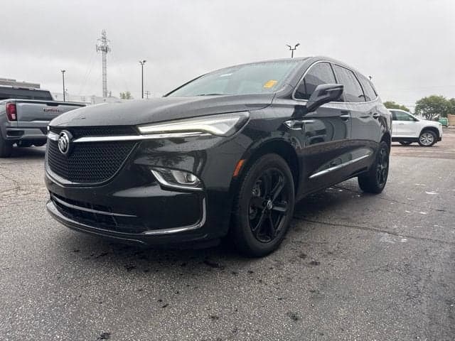 2023 Buick Enclave Essence — photo 1 of 20