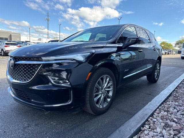 2023 Buick Enclave Avenir — photo 1 of 20