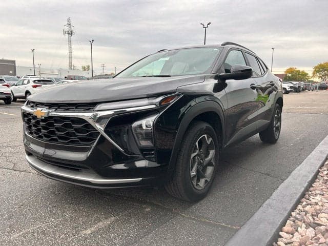2024 Chevrolet Trax LT — photo 1 of 5