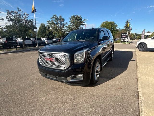 2017 GMC Yukon Denali — photo 1 of 3