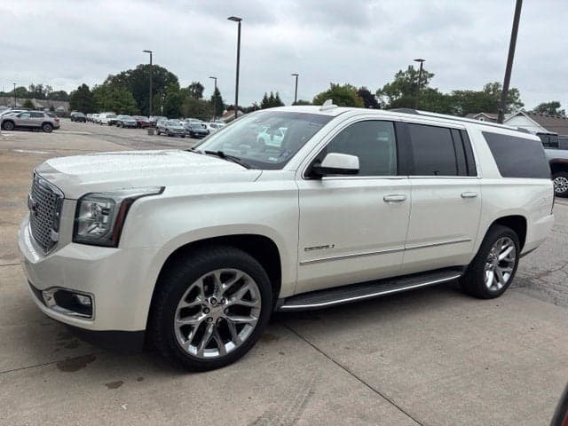 2015 GMC Yukon XL Denali — photo 1 of 2