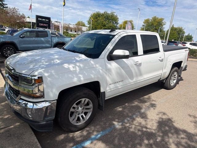 2017 Chevrolet Silverado 1500 LT — photo 1 of 6