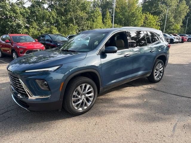 2025 Buick Enclave Preferred — photo 1 of 13