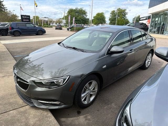 2019 Buick Regal Sportback Preferred — photo 1 of 22