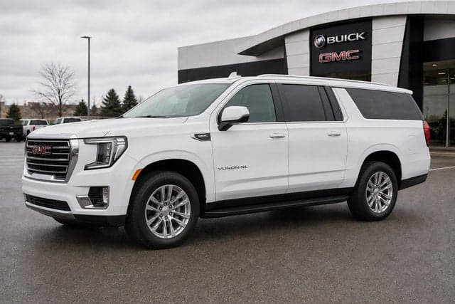 2023 GMC Yukon XL SLT — photo 1 of 5
