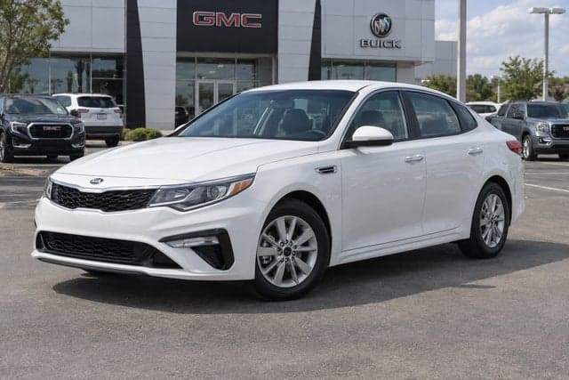2019 Kia Optima LX — photo 1 of 3