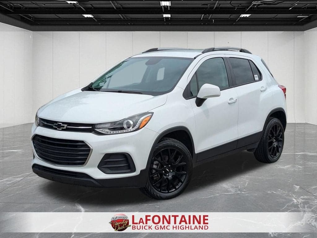 2022 Chevrolet Trax LT — photo 1 of 47
