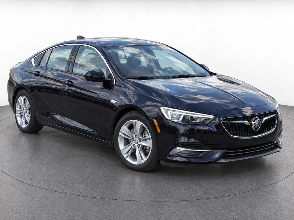 2018 Buick Regal Sportback Preferred — photo 1 of 24