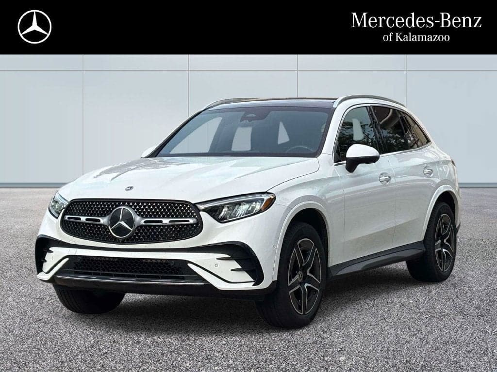 2023 Mercedes-Benz GLC Base — photo 1 of 31