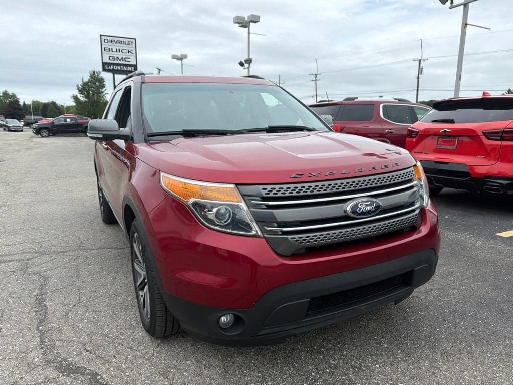 2015 Ford Explorer XLT — photo 1 of 18