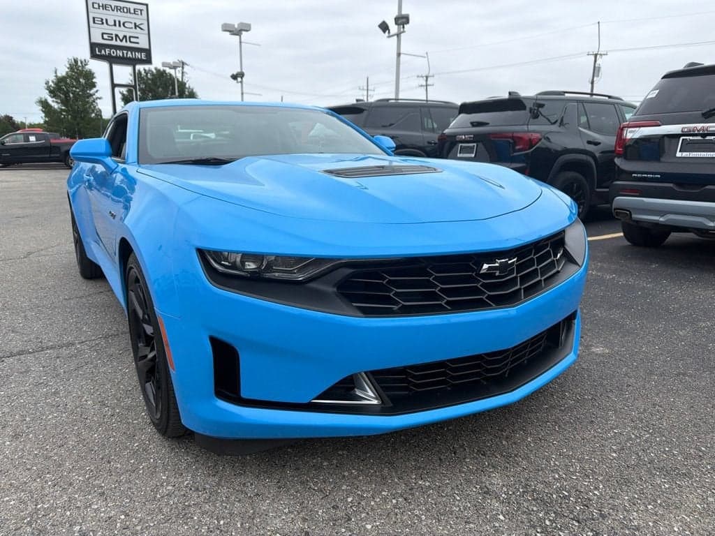 2023 Chevrolet Camaro LT1 — photo 1 of 32