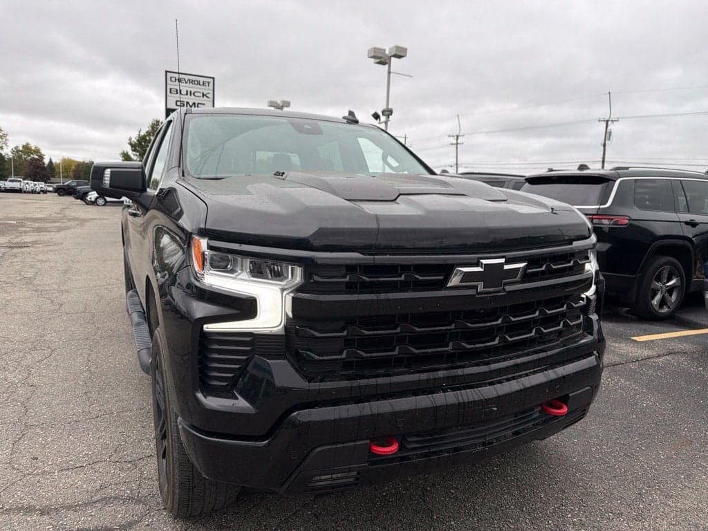 2024 Chevrolet Silverado 1500 LT Trail Boss — photo 1 of 5