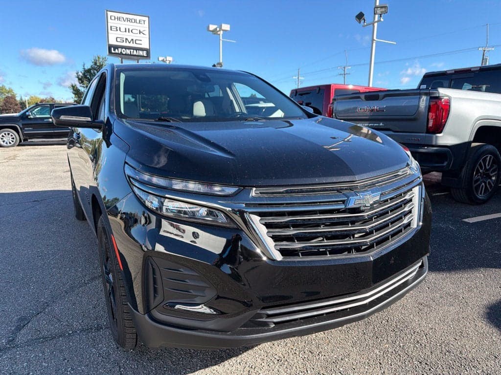 2024 Chevrolet Equinox LS — photo 1 of 18
