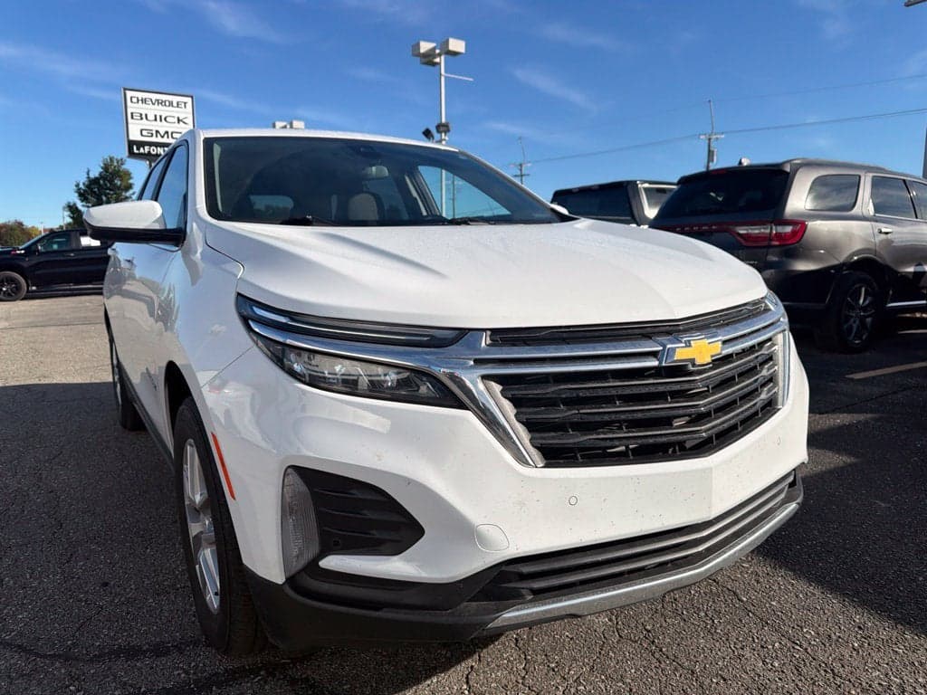 2024 Chevrolet Equinox LT — photo 1 of 5