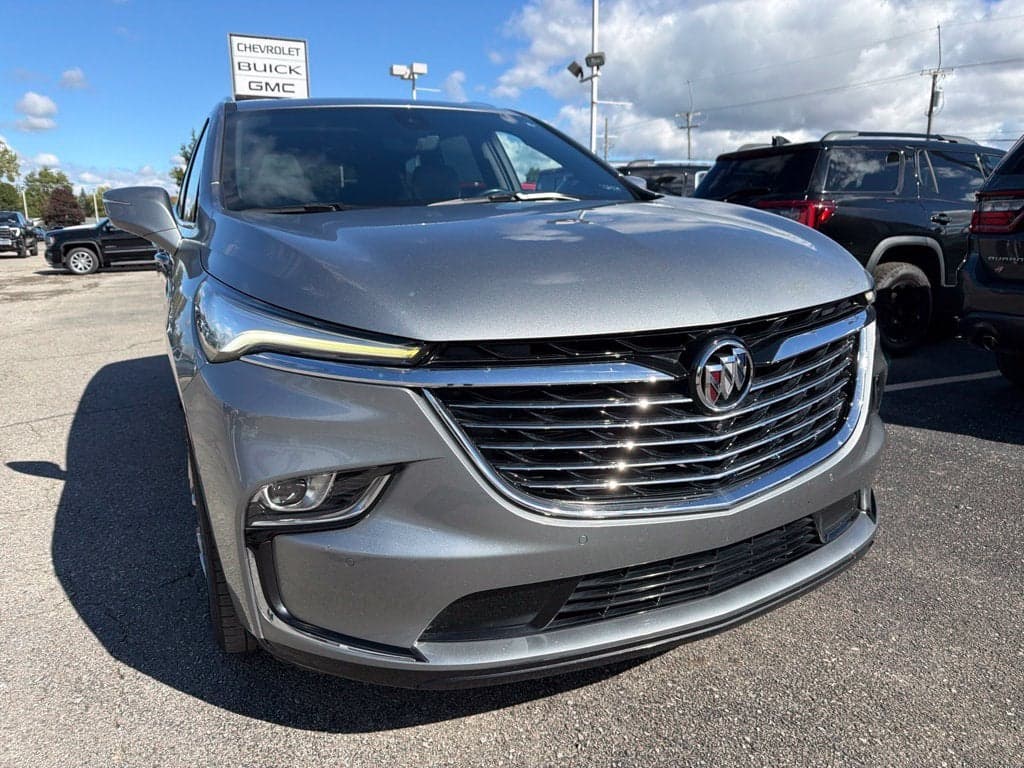 2024 Buick Enclave Essence — photo 1 of 5