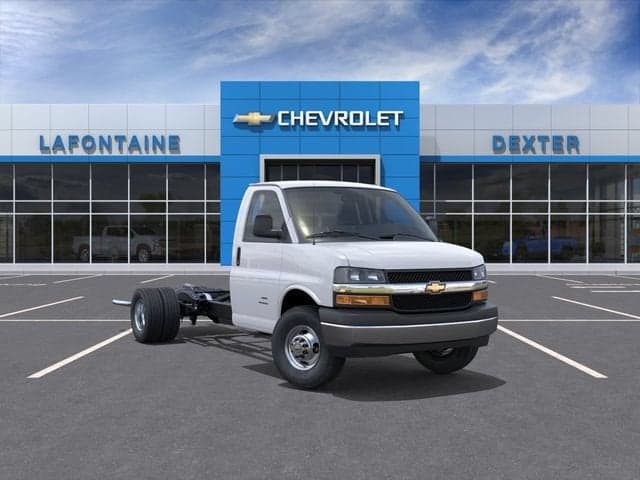 2026 Chevrolet Express Commercial Cutaway Base — photo 1 of 24