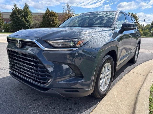 2024 Toyota Grand Highlander XLE — photo 1 of 30