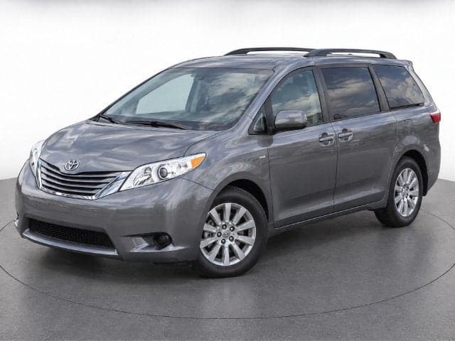 2017 Toyota Sienna LE — photo 1 of 5