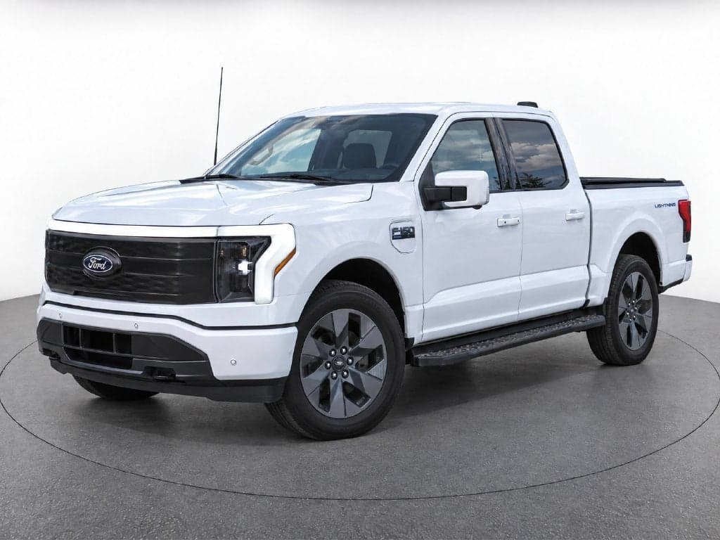 2024 Ford F-150 Lightning LARIAT — photo 1 of 5
