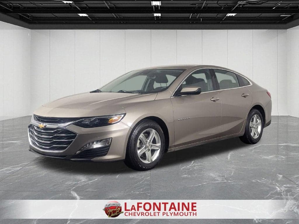 2023 Chevrolet Malibu LT — photo 1 of 47