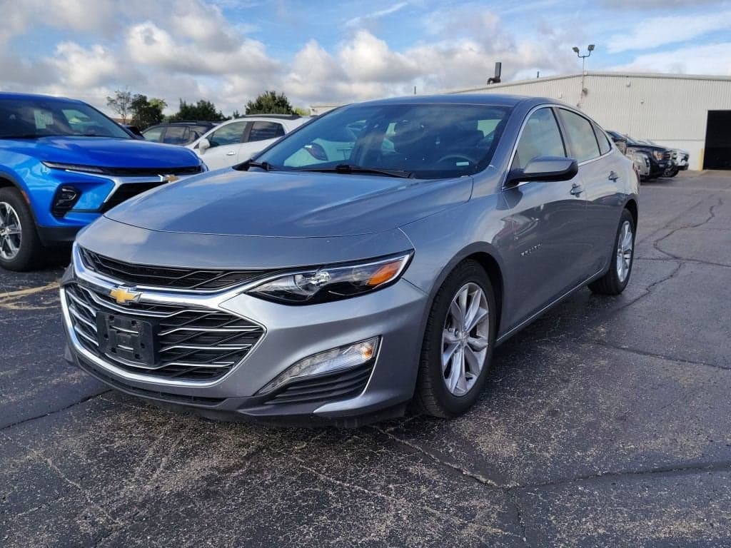 2023 Chevrolet Malibu LT — photo 1 of 31