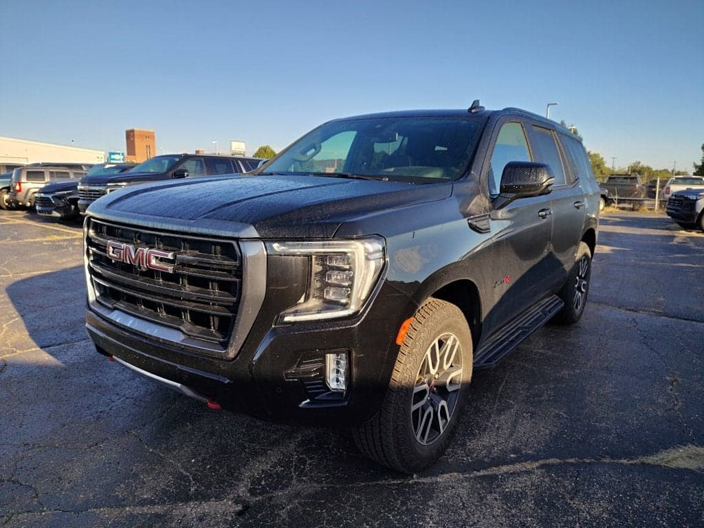 2024 GMC Yukon AT4 — photo 1 of 32