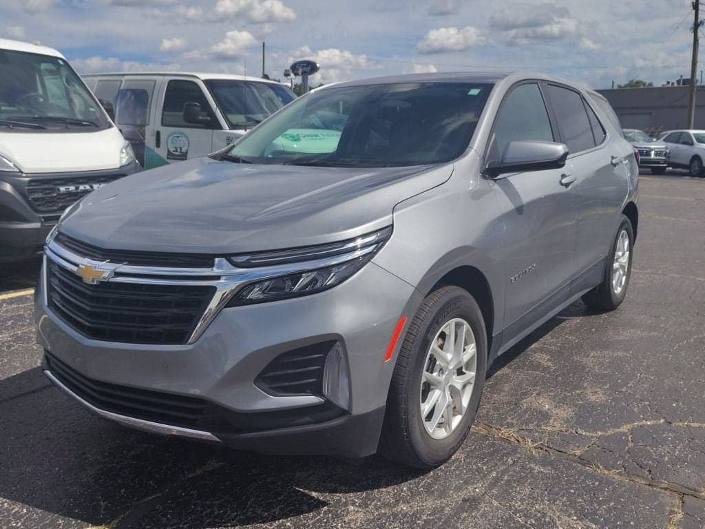 2024 Chevrolet Equinox LT — photo 1 of 31
