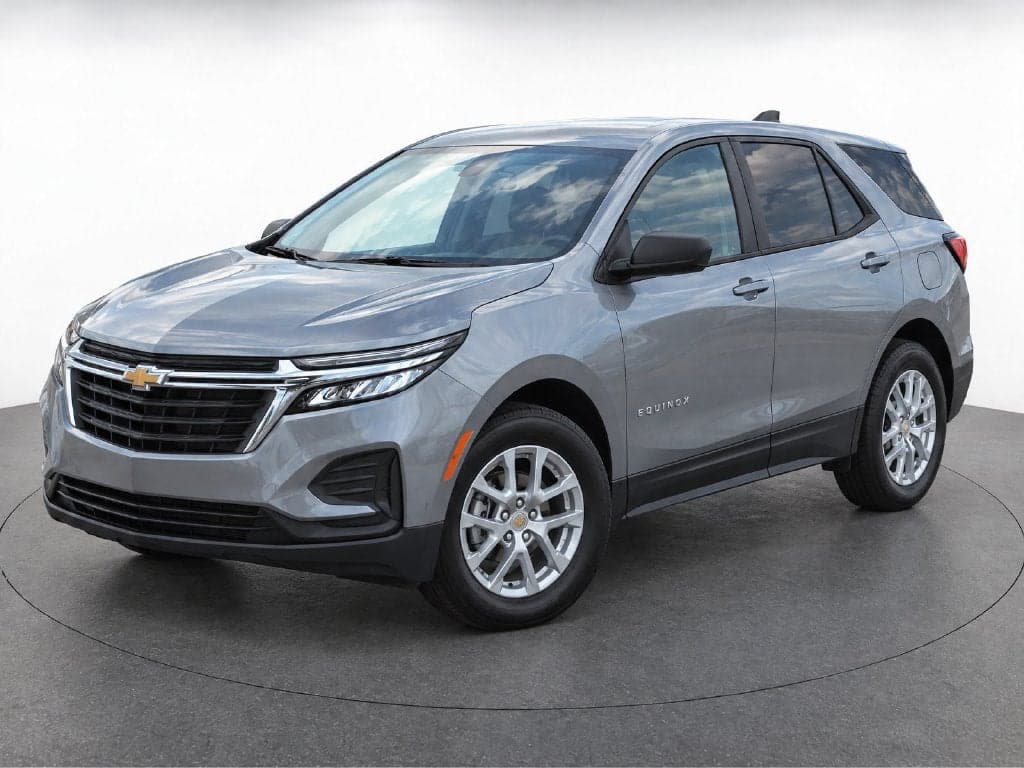 2024 Chevrolet Equinox LS — photo 1 of 5
