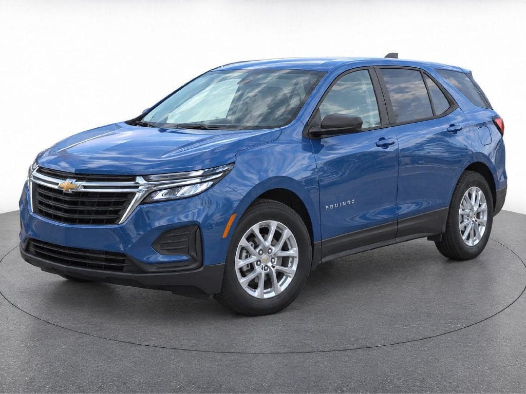2024 Chevrolet Equinox LS — photo 1 of 5