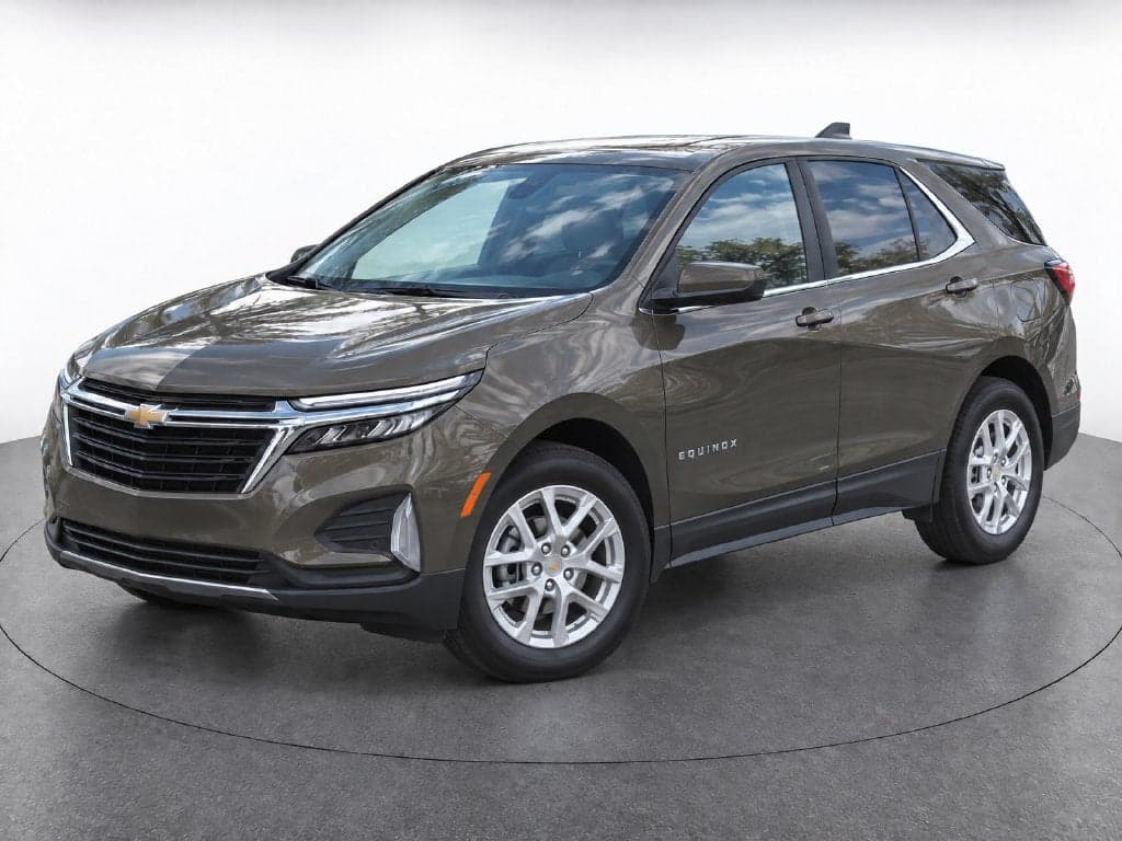 2024 Chevrolet Equinox LT — photo 1 of 32