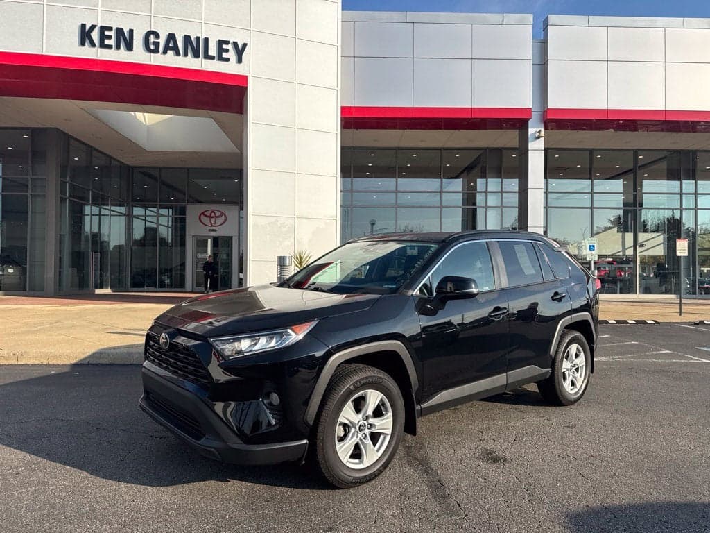 2020 Toyota RAV4 XLE — photo 1 of 5