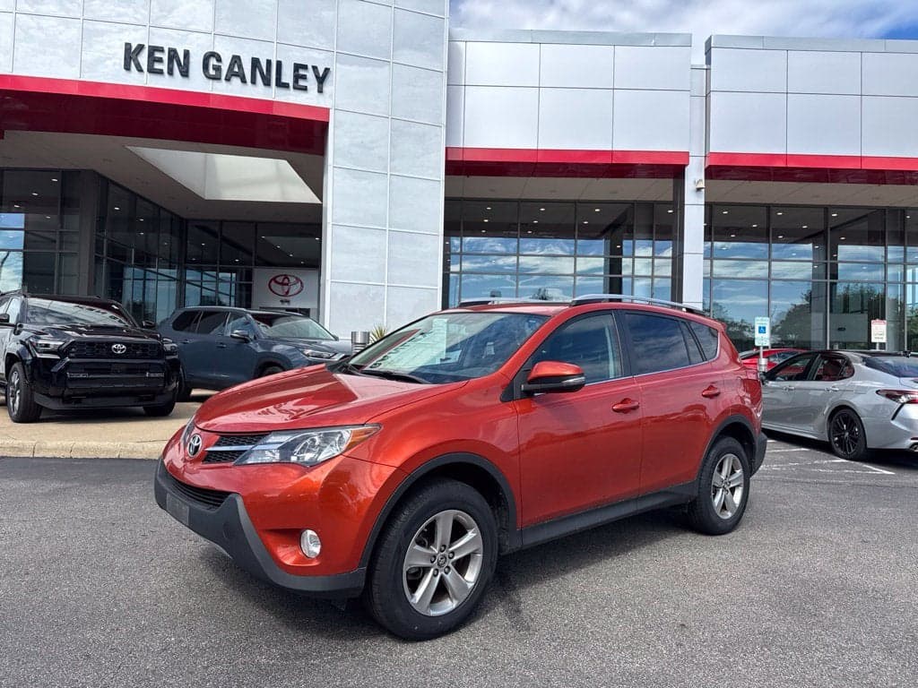 2015 Toyota RAV4 XLE — photo 1 of 25