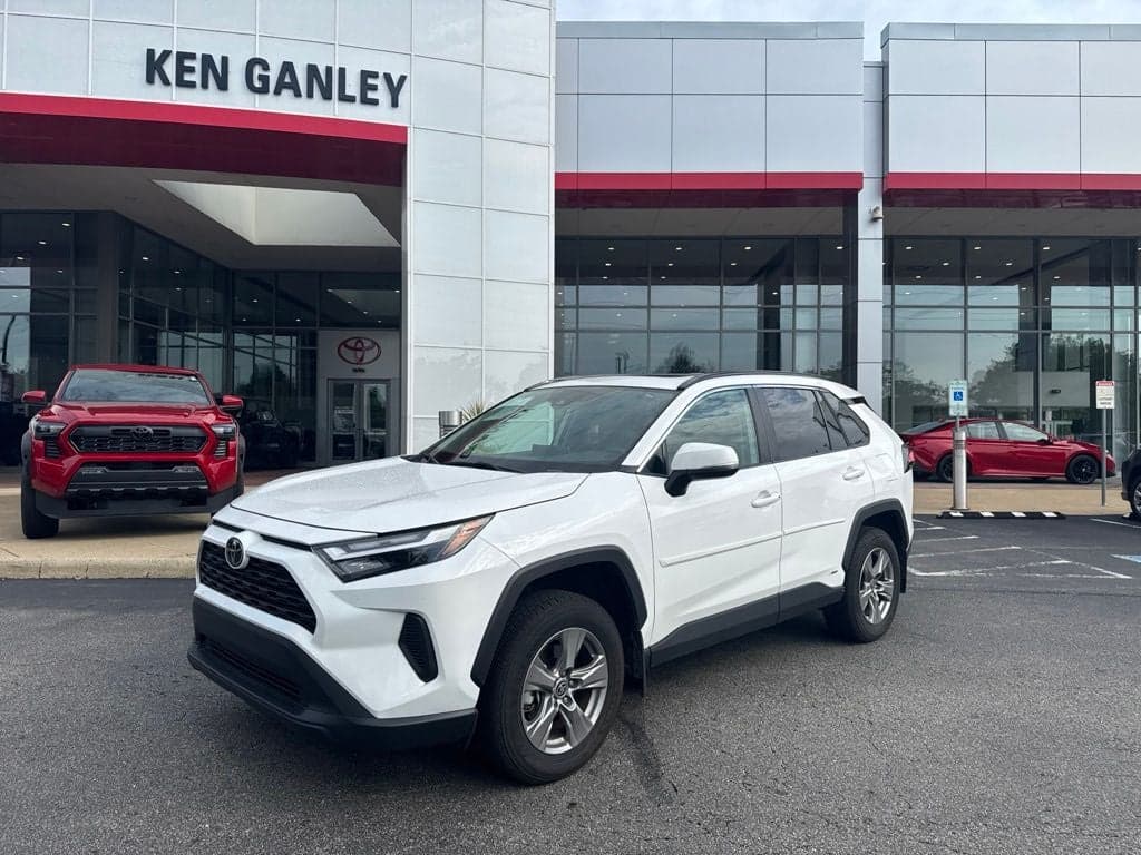 2025 Toyota RAV4 Base — photo 1 of 5
