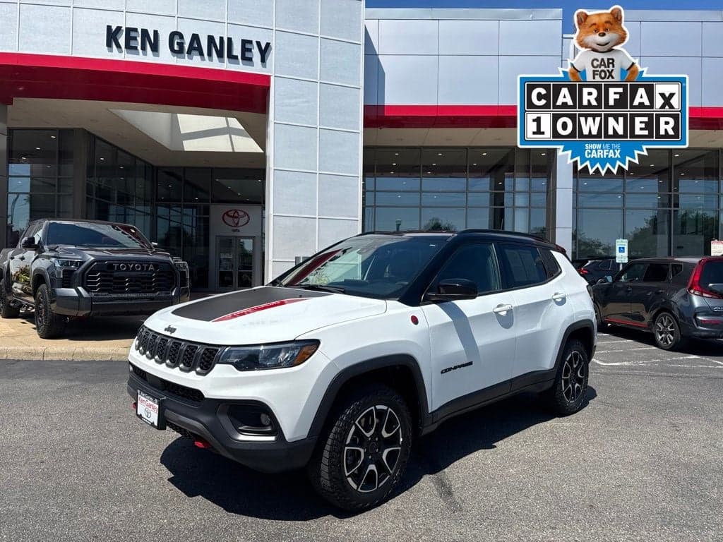 2025 Jeep Compass Trailhawk — photo 1 of 63