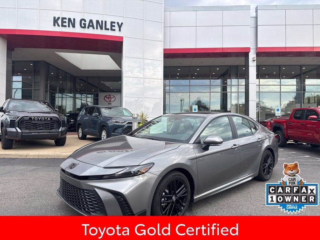 2026 Toyota Camry SE — photo 1 of 5