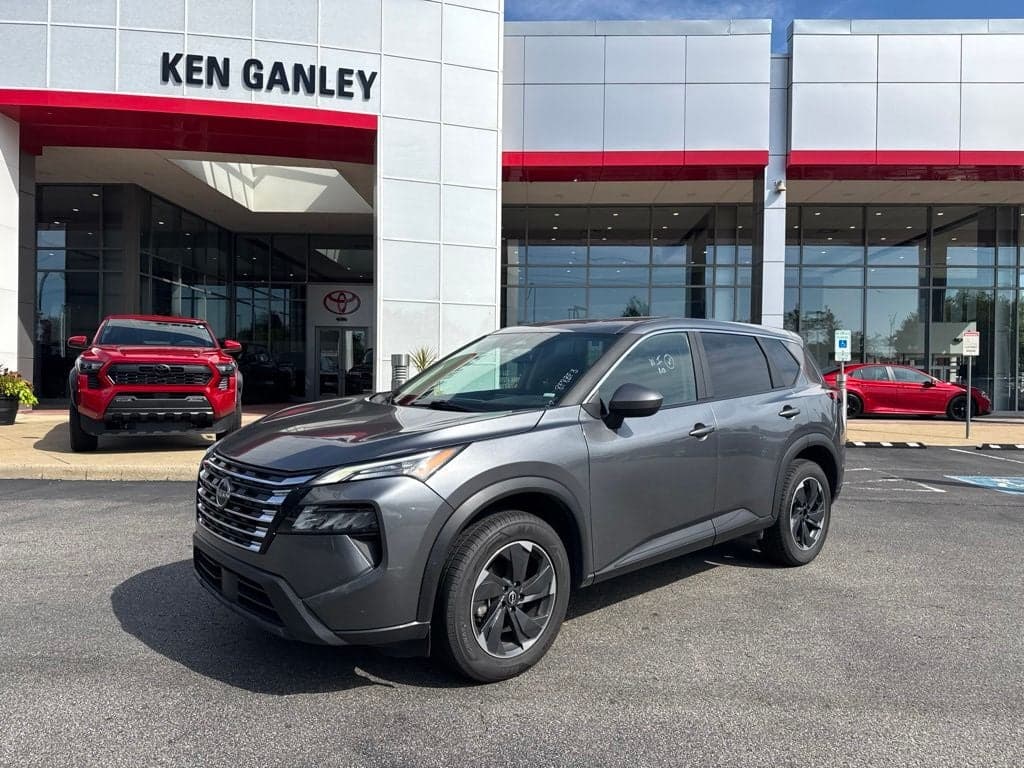 2025 Nissan Rogue SV — photo 1 of 21