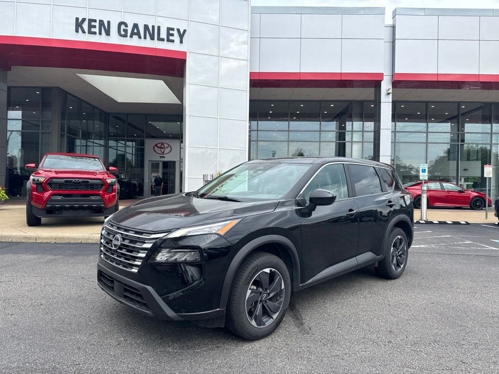 2025 Nissan Rogue SV — photo 1 of 5